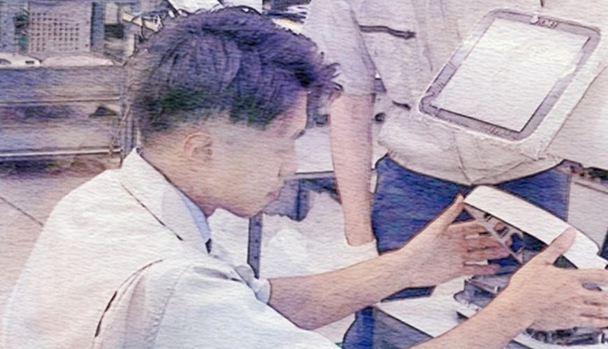 サービススタッフが自信に満ちている様子（スマホ版）